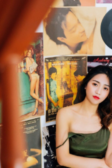 年轻漂亮的女邻居4